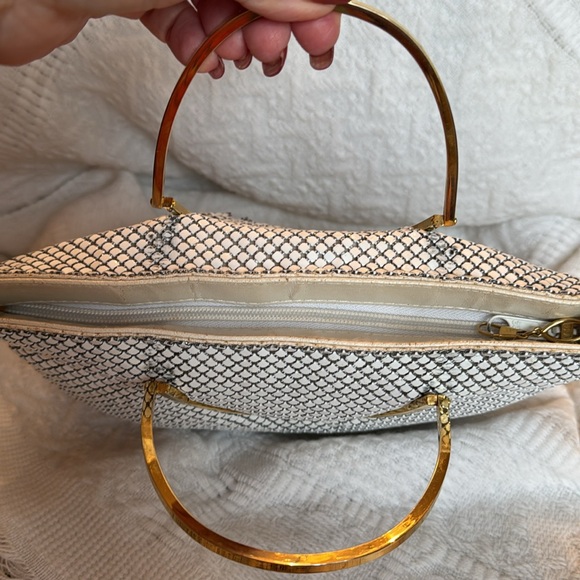 Emp Orr Vintage Elegant White Metal Mesh Tuft front bag with Gold hardware! - Picture 5 of 13